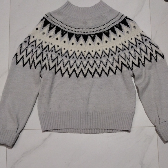 cute sweater bundle - Picture 4 of 9